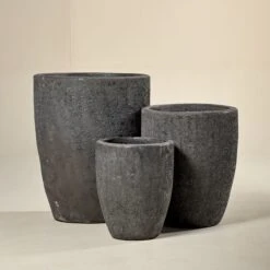 Tall Outdoor Pot – Bullet Aquarius Black (Lava)