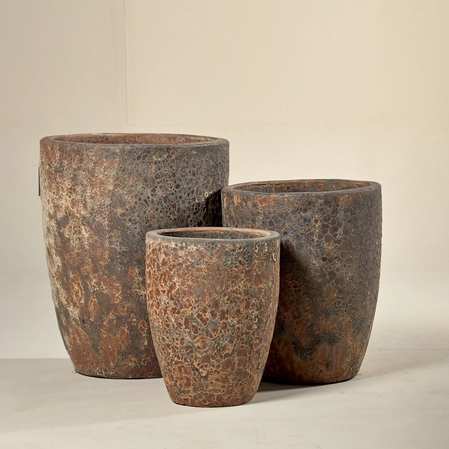 Tall Outdoor Pot β Bullet Aquarius Brown (Mars)